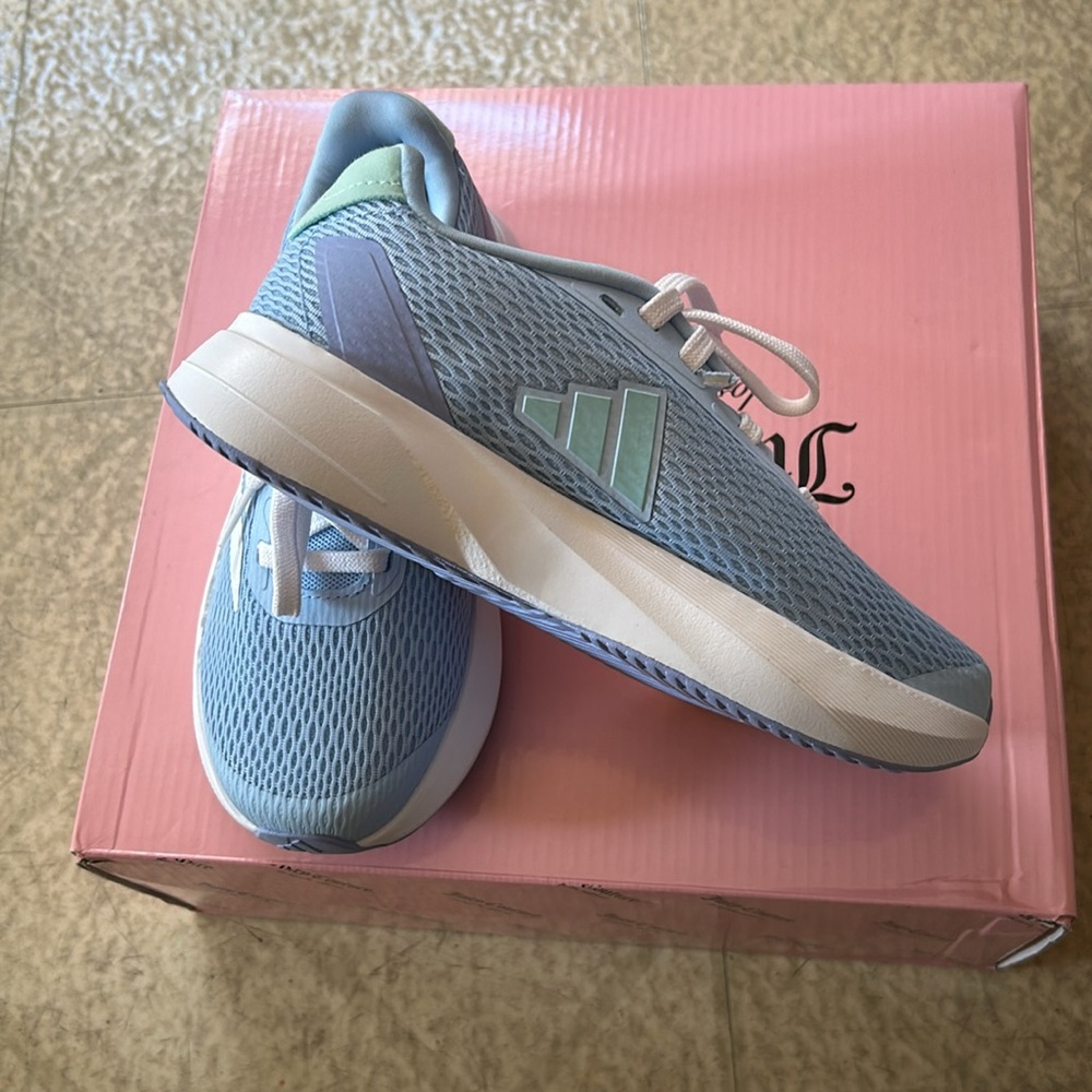 Girls Brand New Adidas Sneakers - Picture 2 of 4